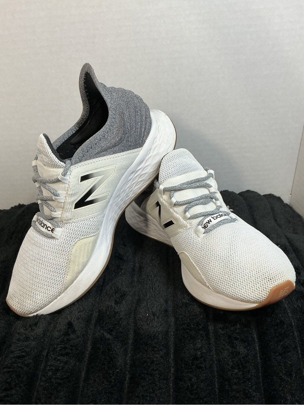 New Balance Fresh Foam Roav v1 Women’s 7.5 White Grey Running Shoes